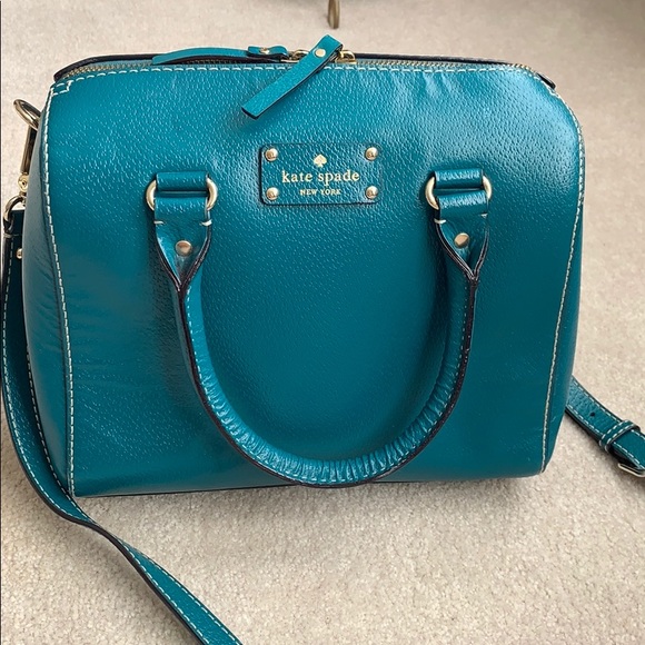 kate spade Handbags - Kate spade Wellesley peacock crossbody